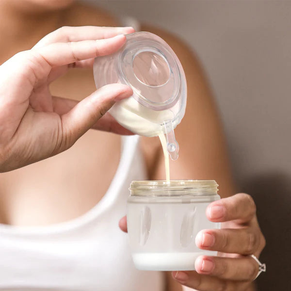 Haakaa Shell Wearable Silicone Breast Pump 120ml.