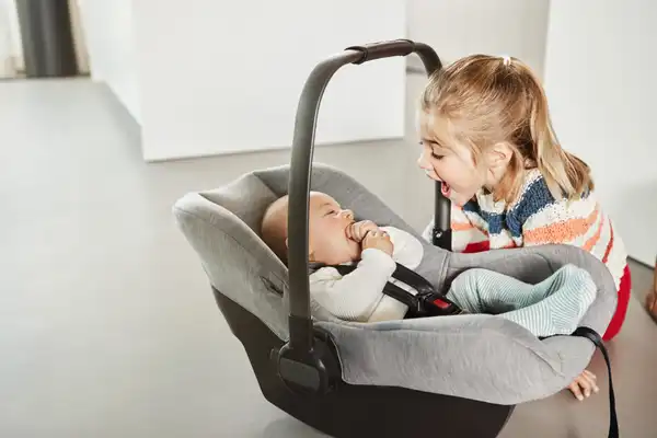 nuna PIPA lite Infant Car Seat