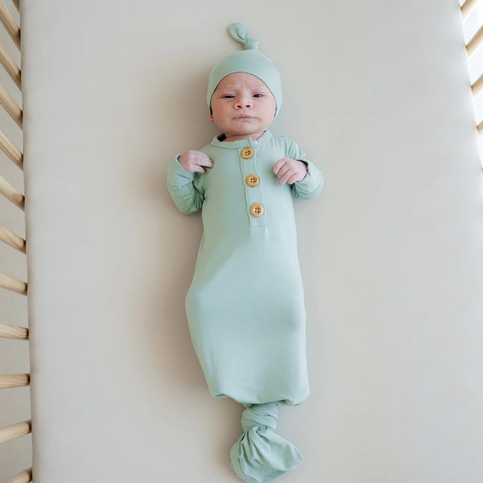 Kyte Baby Knotted Gown & Hat Set