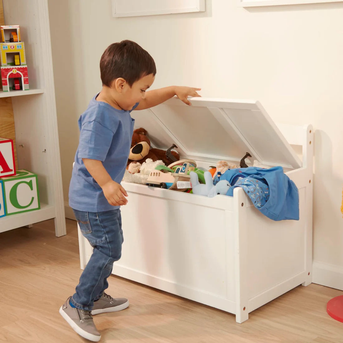 Melissa & Doug Wooden Toy Chest White (store demo)