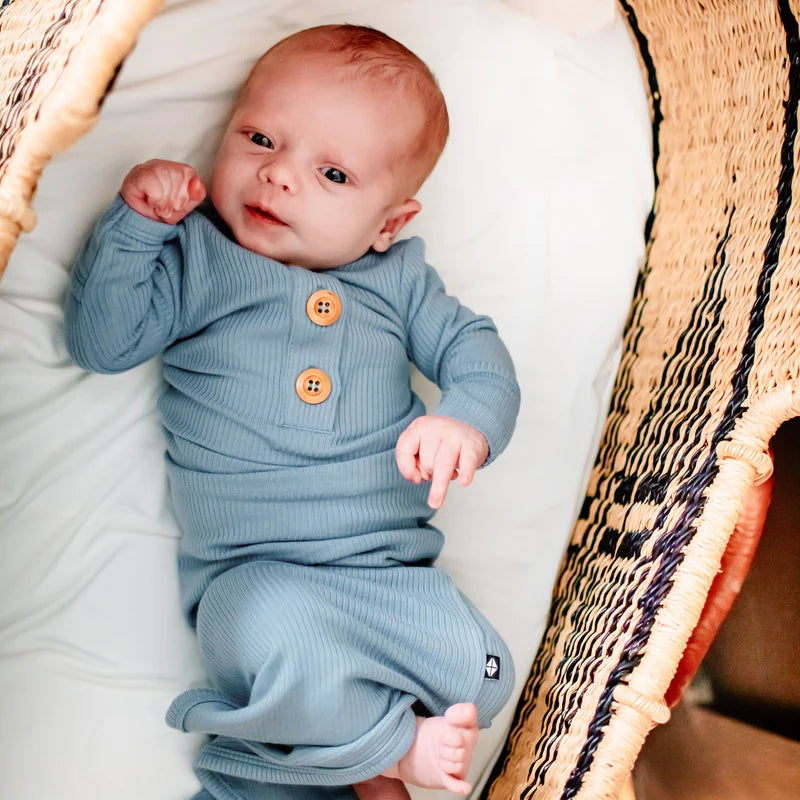 Kyte Baby Ribbed Knotted Gown & Hat Set