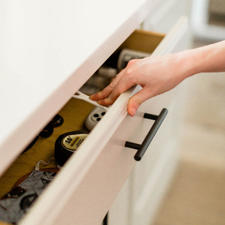 Qdos SureCatch Top Drawer/Door Adhesive Latches (4 pack)