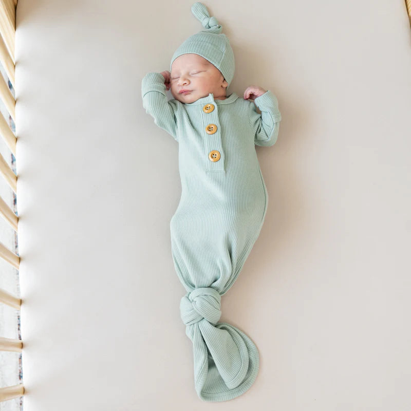 Kyte Baby Ribbed Knotted Gown & Hat Set