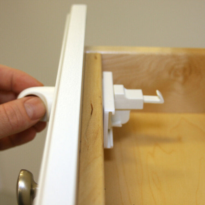 qdos-safety-adhesive-magnet-lock-white-hi-res-(4).jpg